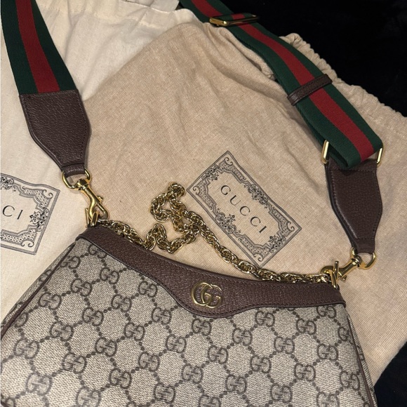 Gucci Beige and Brown Shoulder Bag with Gold Accents - Picture 3 of 16